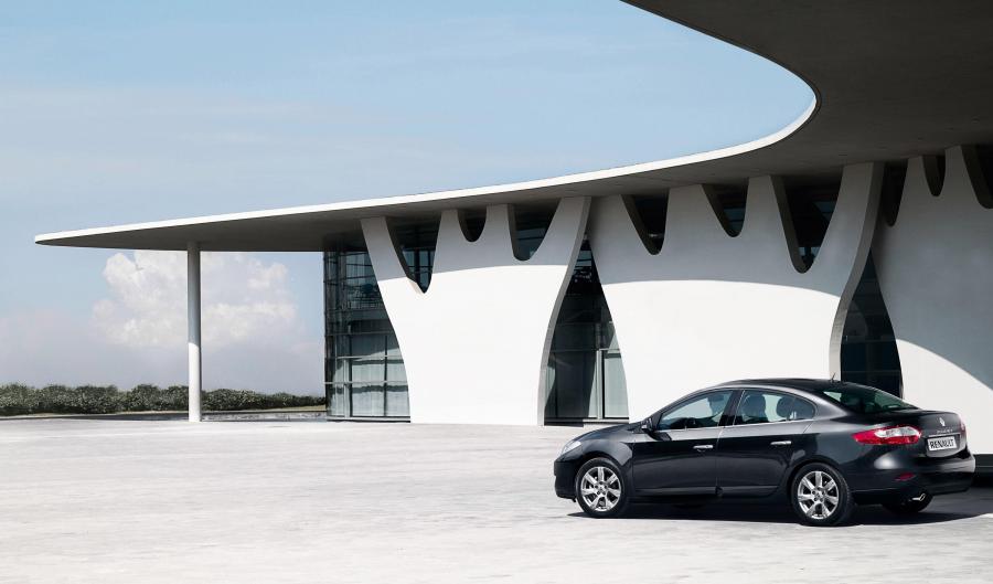  Renault Fluence 2010 года  (фото 133 из 146)